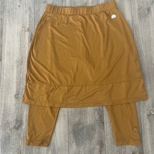 Snoga sports skirt with built in leggings. XL. mustard yellow